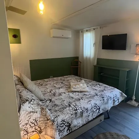 דירה Mia Apartment- Seaside With Garden סנטה טרזה גאיורה