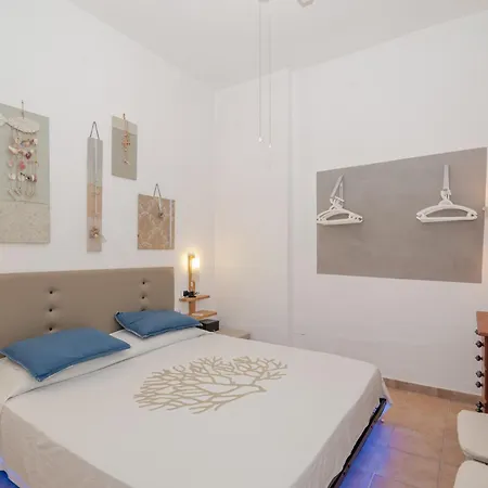 Appartamento Mia Apartment- Seaside With Garden