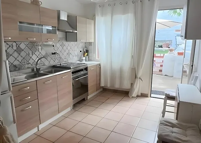 Apartman Mia Apartment- Seaside With Garden